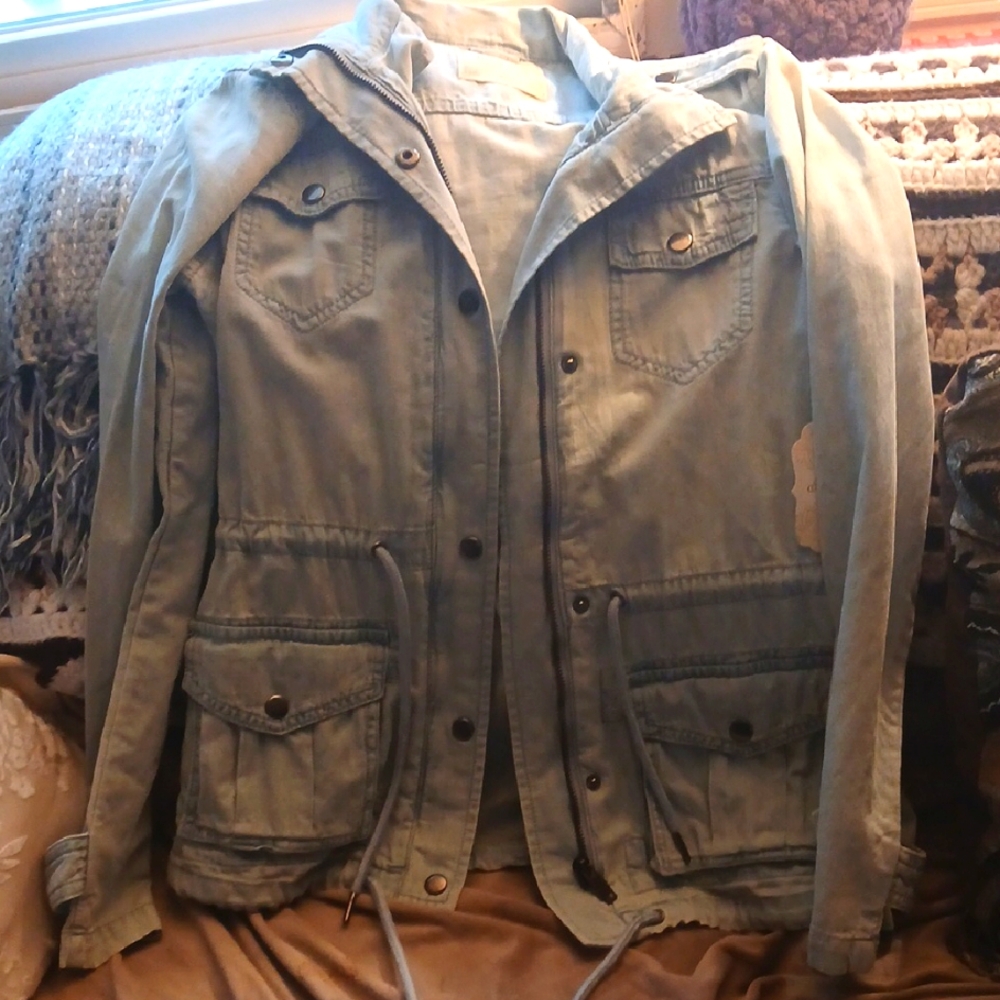 Women's Jean Jacket light blue never worn